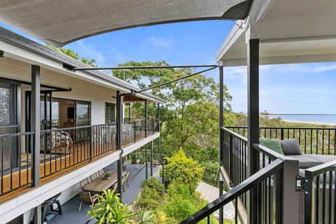 YARABIN - Luxury Home With Ocean Views - eAccommodation 3