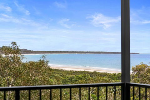 YARABIN - Luxury Home With Ocean Views - eAccommodation 1