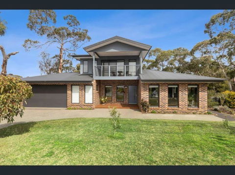 Yellow Gum Family Retreat - With Heaps Of Room For A Boat! - eAccommodation 0