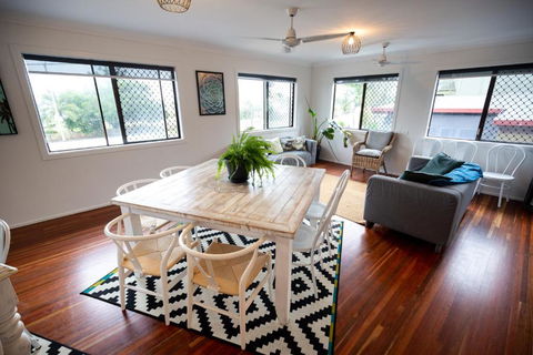 Yeppoon Beachhouse - eAccommodation 2