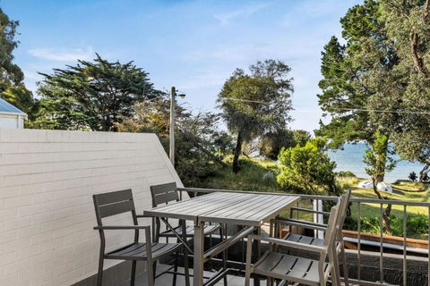 You And Me By The Sea - eAccommodation 0