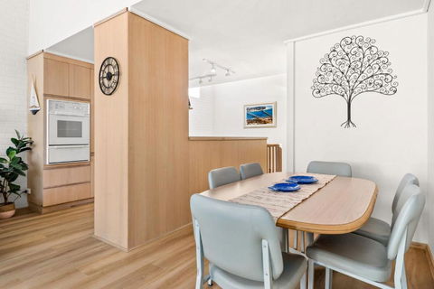 You And Me By The Sea - eAccommodation 2