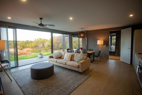 Zambezi Lodge, Down South Luxe Retreat - eAccommodation 2