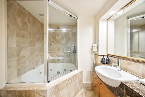 ZANZ205- Exclusive Outdoor Spa With Ocean Glimpses - eAccommodation 3