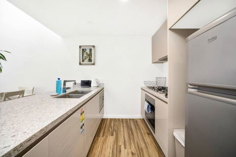 Zetland Gem 2Bed Apt With Pool & Gym Access - eAccommodation 3