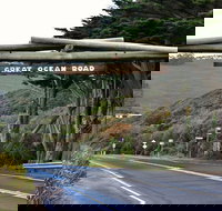 Small-Group Great Ocean Road and Twelve Apostles Full-Day Tour - eAccommodation