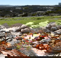 A picnic in Byron Bay - eAccommodation