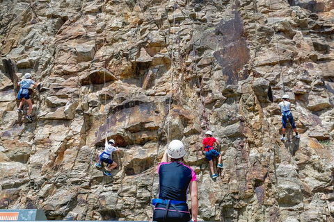 Rock Climbing At The Kangaroo Point Cliffs In Brisbane - eAccommodation 2