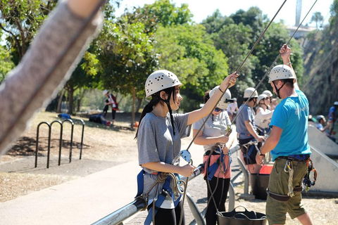 Rock Climbing At The Kangaroo Point Cliffs In Brisbane - eAccommodation 3