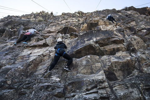 Rock Climbing At The Kangaroo Point Cliffs In Brisbane - eAccommodation 4