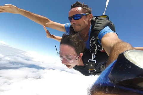 Reef And Rainforest Tandem Sky Dive In Cairns - eAccommodation 4