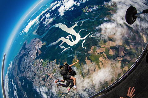 Reef And Rainforest Tandem Sky Dive In Cairns - eAccommodation 5