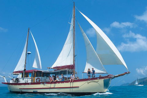 2-Day Whitsundays Sailing Adventure: Summertime - eAccommodation 1