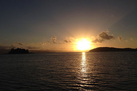 Sunset Sail In The Whitsundays - eAccommodation 4