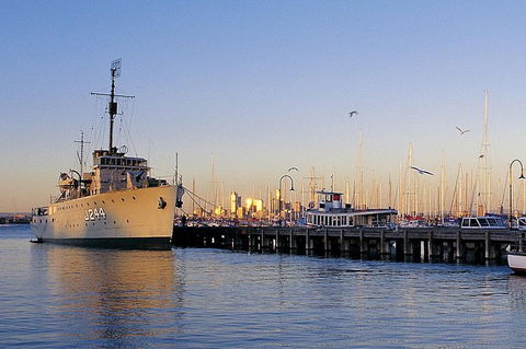 Melbourne City And Williamstown Ferry Cruise - eAccommodation 4
