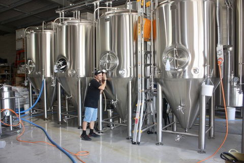 Hipster Sipster Brewery And Distillery Tour - eAccommodation 1